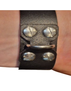 Leather clamp for immobilization. 2